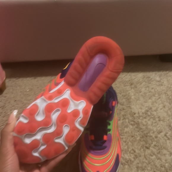 Air Max 270 React Eng , Size 8 - Picture 4 of 6